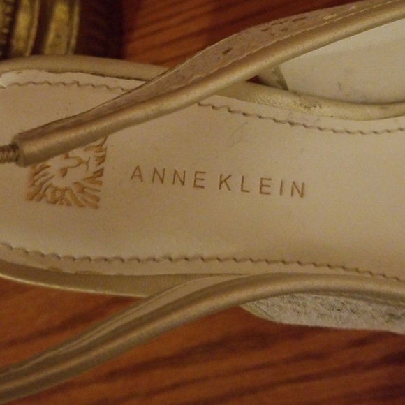 Shoes - Picture 4 of 4